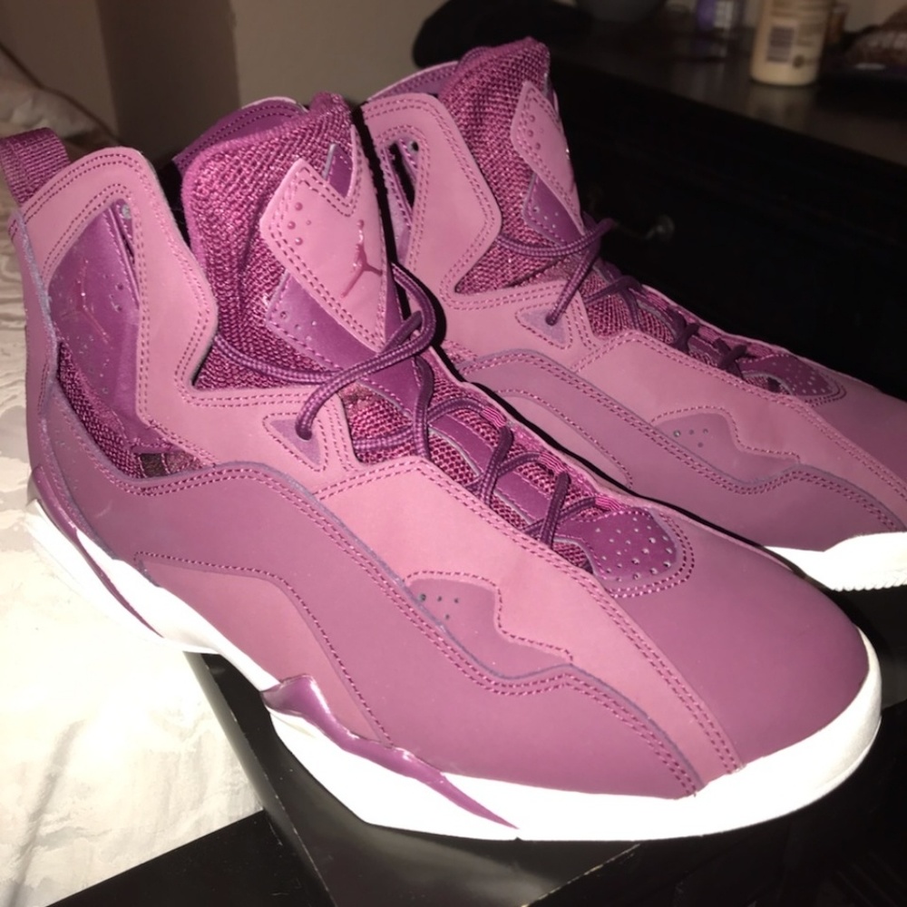 Mens Jordan true flight shoes